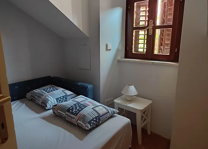 Rustika Villa Sutivan