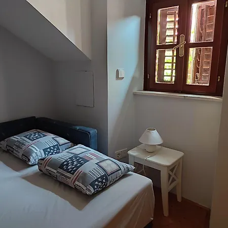 Rustika Villa Sutivan