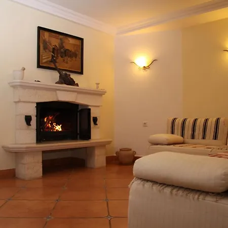 Rustika Villa Sutivan